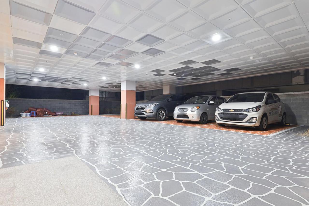 Hotel Palace Гиеонгджу Екстериор снимка