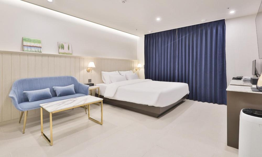 Hotel Palace Гиеонгджу Екстериор снимка